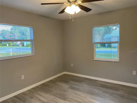 38415 9th Avenue Zephyrhills FL 33542
