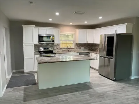 38415 9th Avenue Zephyrhills FL 33542
