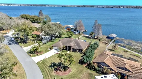 122 W Juliana Way Auburndale FL 33823