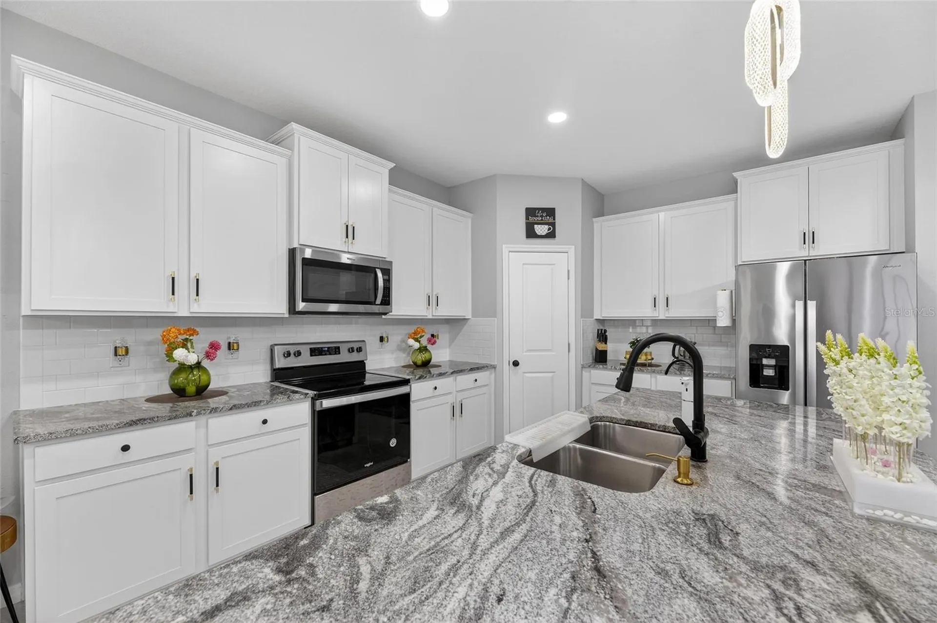 33146 Sand Creek Drive Wesley Chapel FL 33543