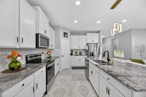 33146 Sand Creek Drive Wesley Chapel FL 33543