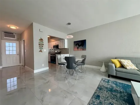 7050 Sunset Way St Pete Beach FL 33706