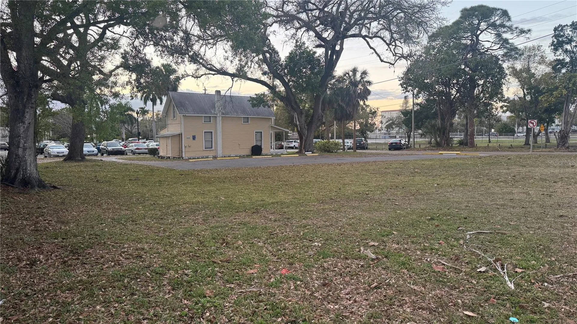 1505 6th Avenue W Bradenton FL 34205