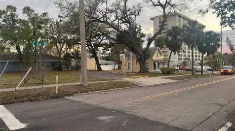 1505 6th Avenue W Bradenton FL 34205