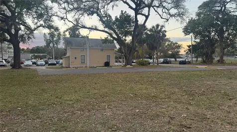 1505 6th Avenue W Bradenton FL 34205