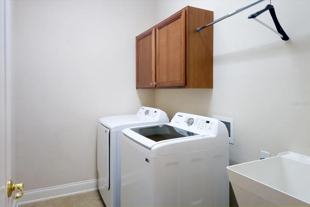 25516 Hawks Run Lane Sorrento FL 32776