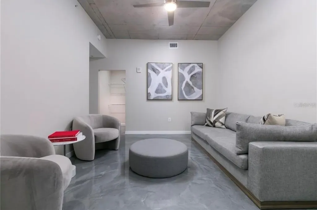 525 E Jackson Street Orlando FL 32801