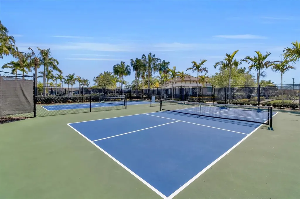 5649 Long Shore Loop Sarasota FL 34238