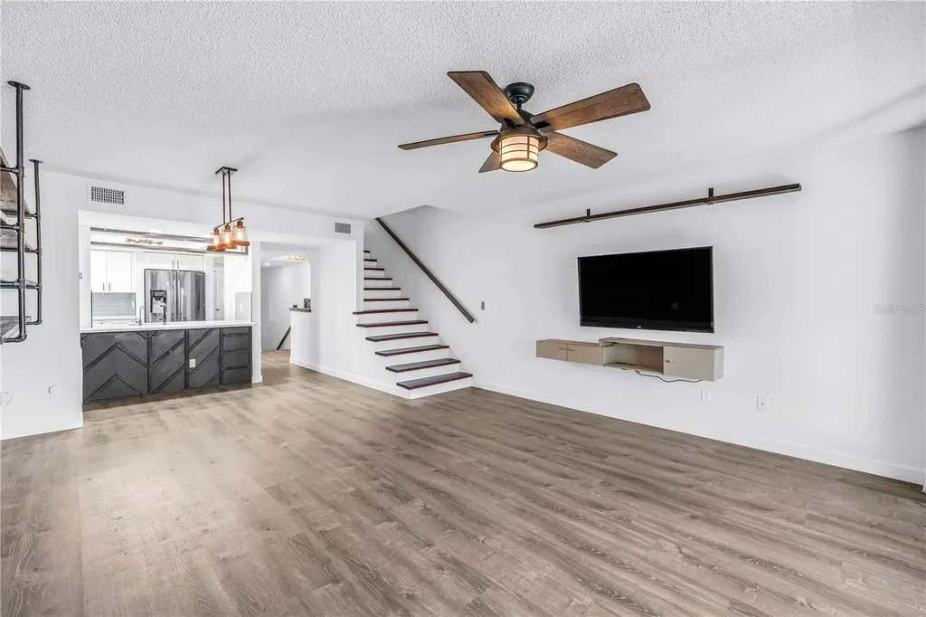 9613 Tara Cay Court Seminole FL 33776