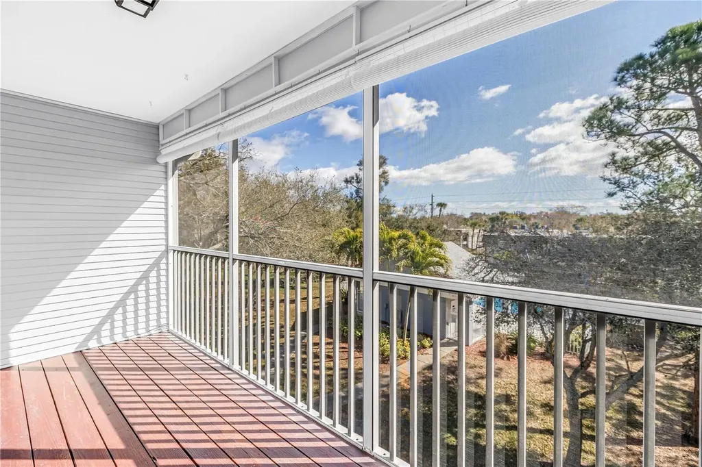 9613 Tara Cay Court Seminole FL 33776
