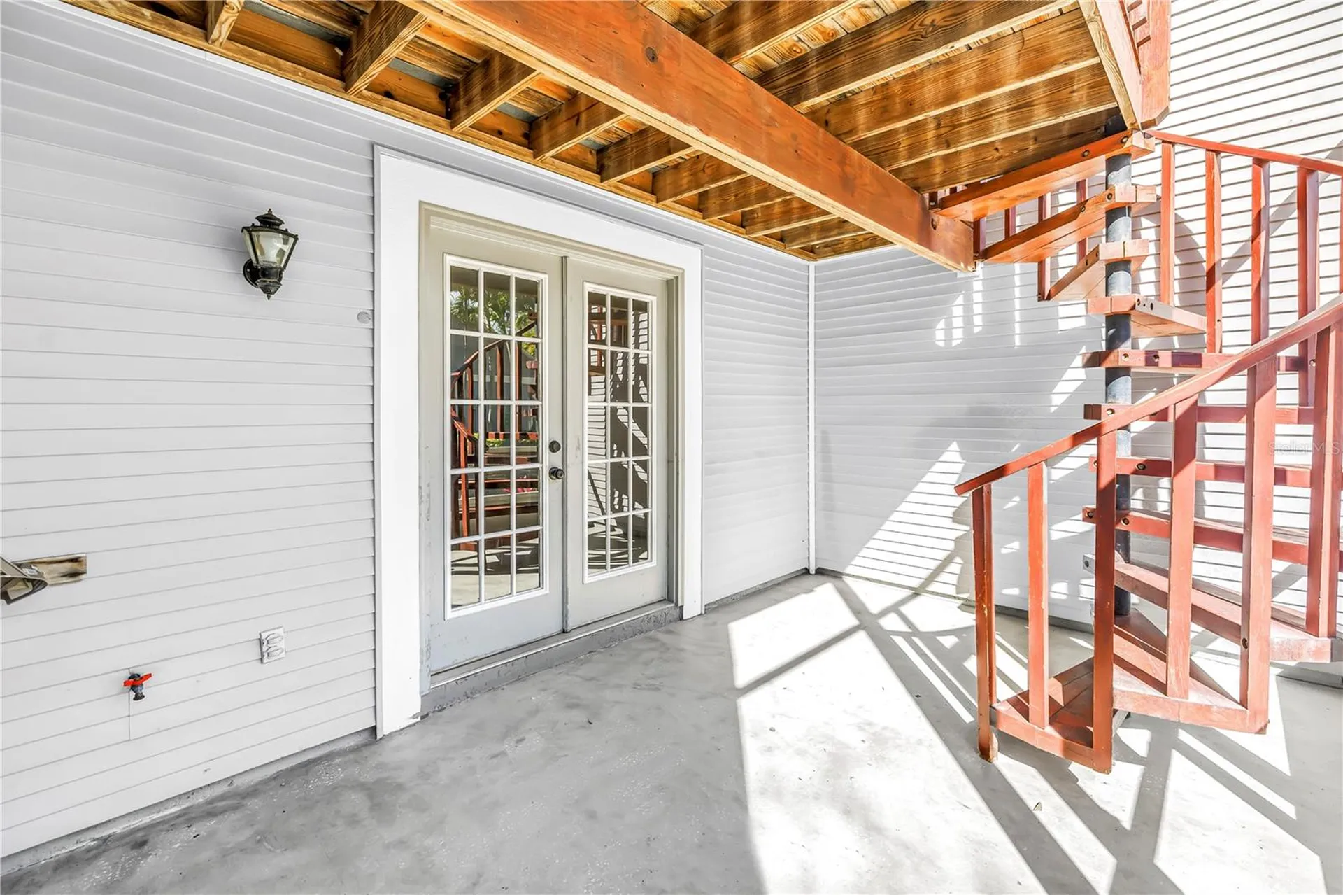 9613 Tara Cay Court Seminole FL 33776