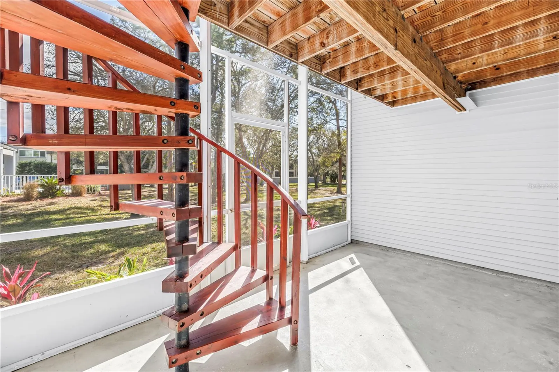 9613 Tara Cay Court Seminole FL 33776