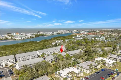 9613 Tara Cay Court Seminole FL 33776