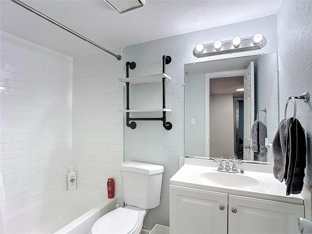 201 Pine Violet Court Tampa FL 33612