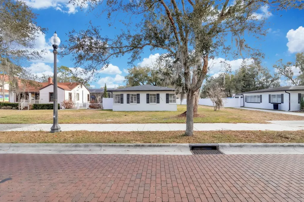 307 E Monument Avenue Kissimmee FL 34741