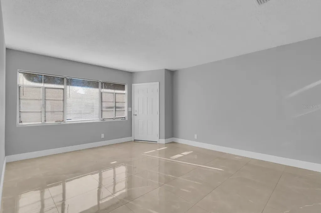 307 E Monument Avenue Kissimmee FL 34741