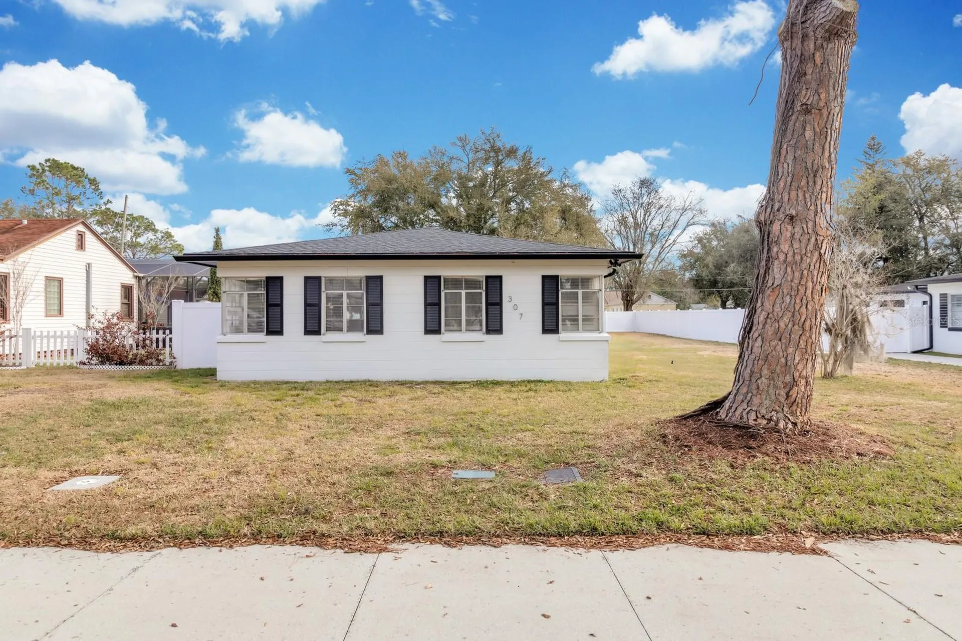 307 E Monument Avenue Kissimmee FL 34741
