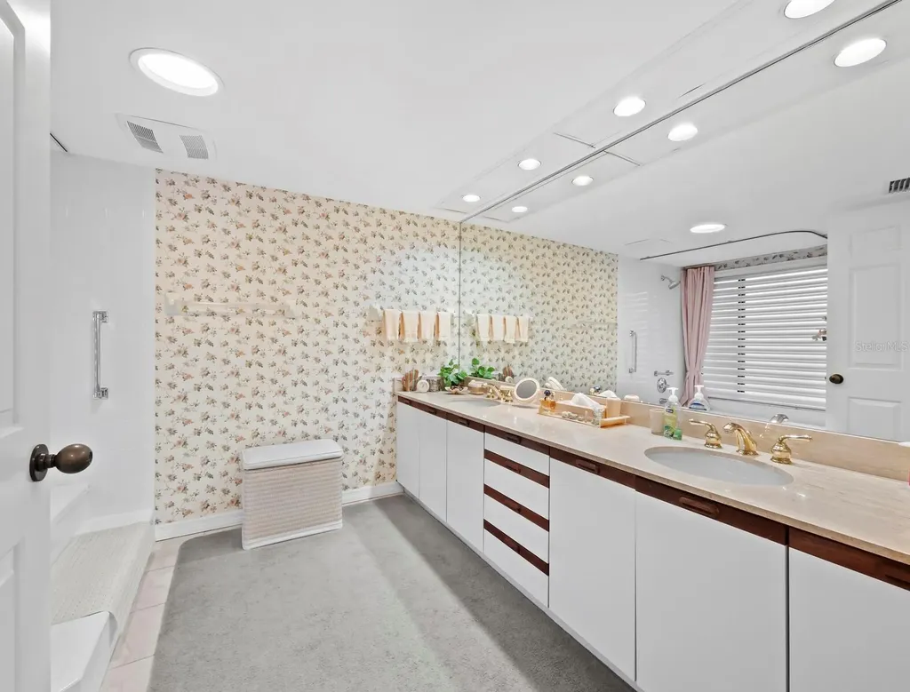 1445 Gulf Of Mexico Drive Longboat Key FL 34228