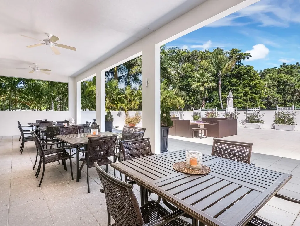 1445 Gulf Of Mexico Drive Longboat Key FL 34228