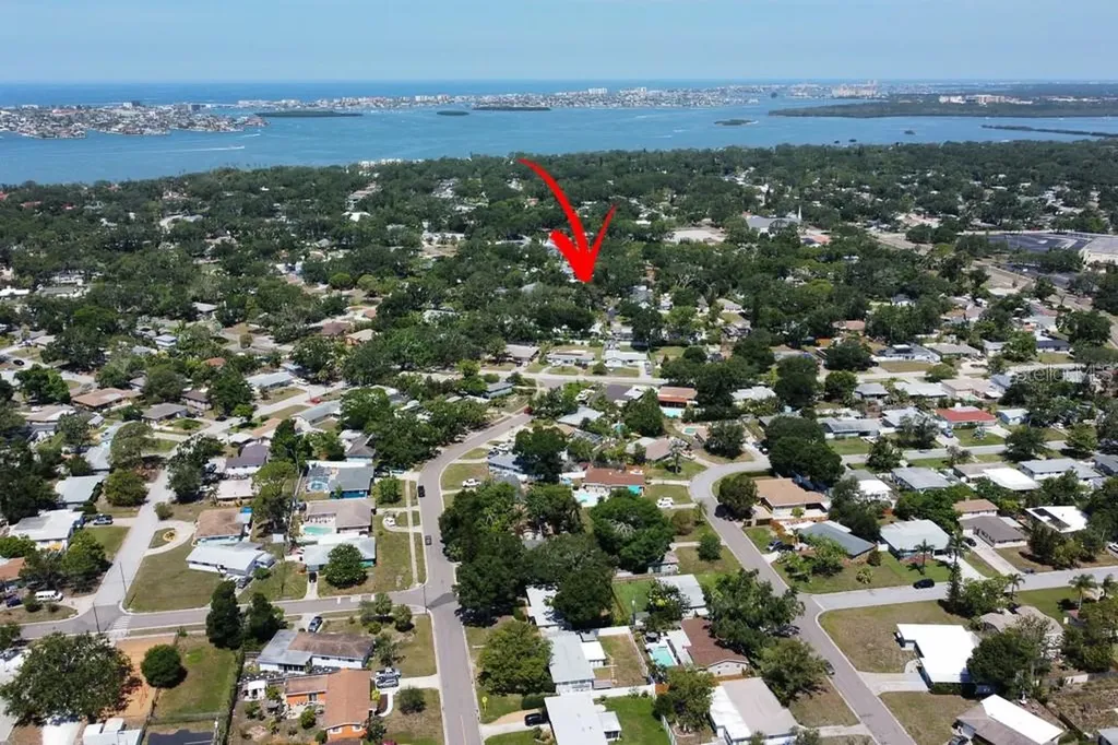 1826 Country Club Road N St Petersburg FL 33710