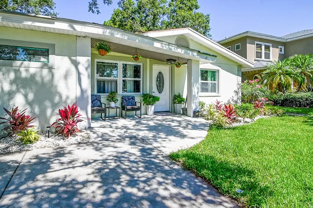 1826 Country Club Road N St Petersburg FL 33710