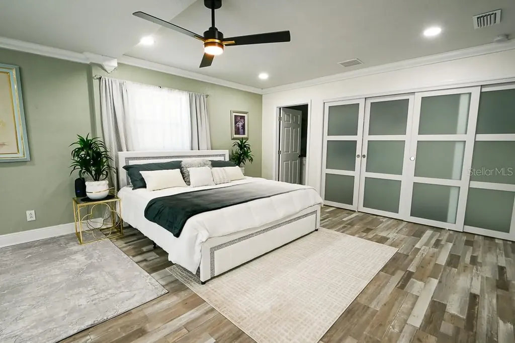 1826 Country Club Road N St Petersburg FL 33710