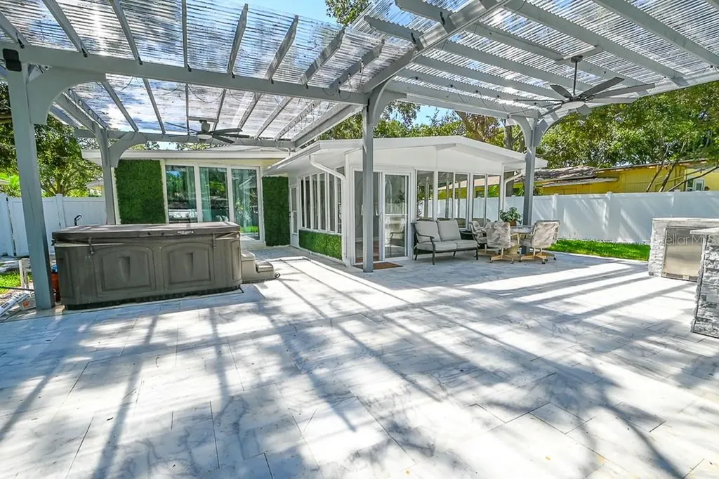 1826 Country Club Road N St Petersburg FL 33710