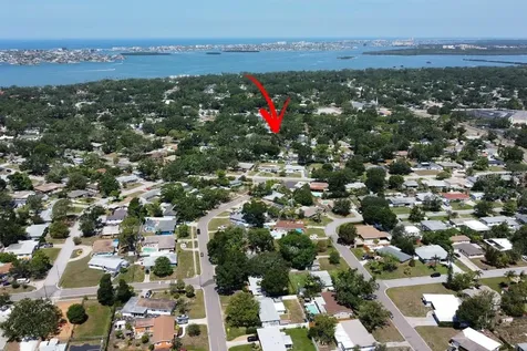 1826 Country Club Road N St Petersburg FL 33710