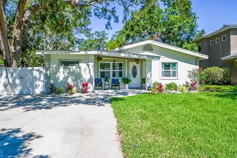 1826 Country Club Road N St Petersburg FL 33710