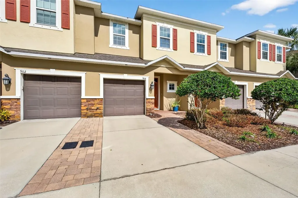 904 Vineyard Lane Oldsmar FL 34677