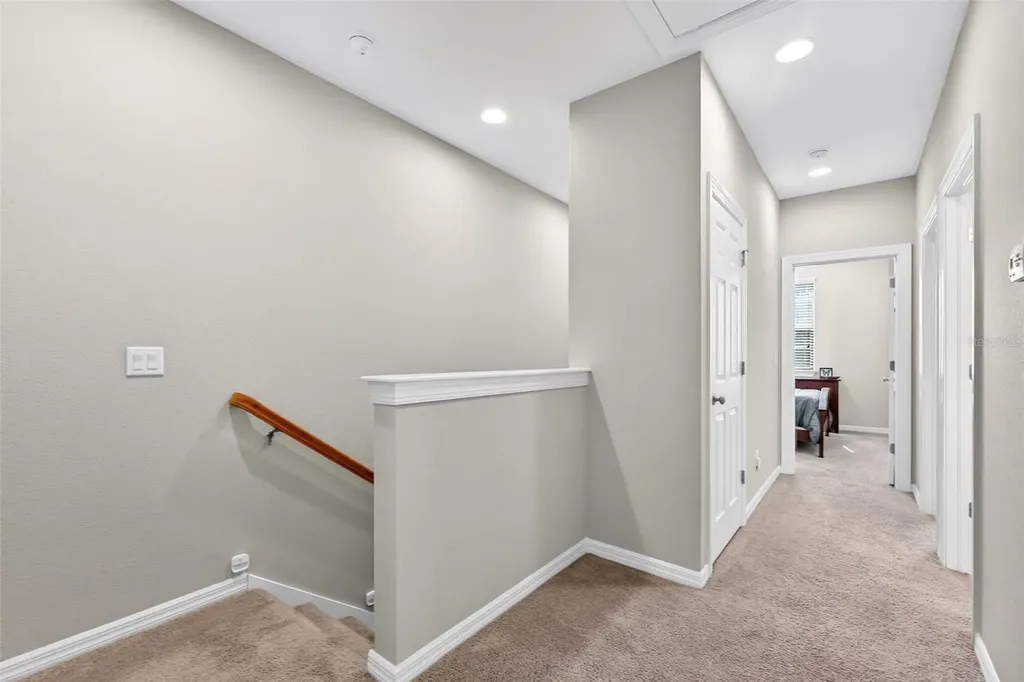 904 Vineyard Lane Oldsmar FL 34677