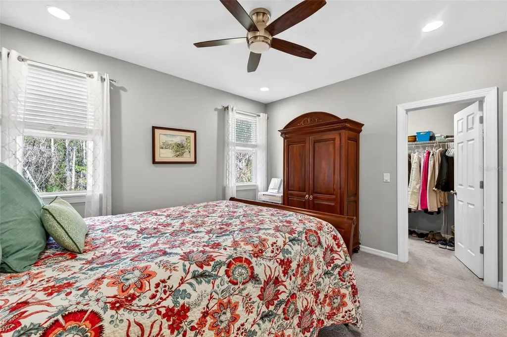 904 Vineyard Lane Oldsmar FL 34677