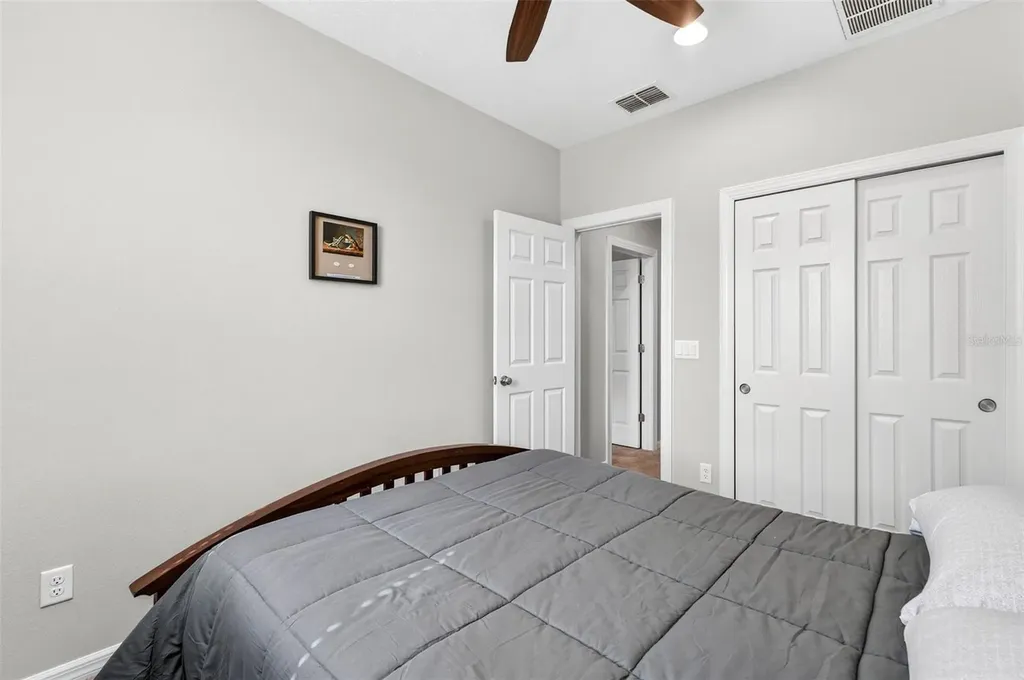 904 Vineyard Lane Oldsmar FL 34677