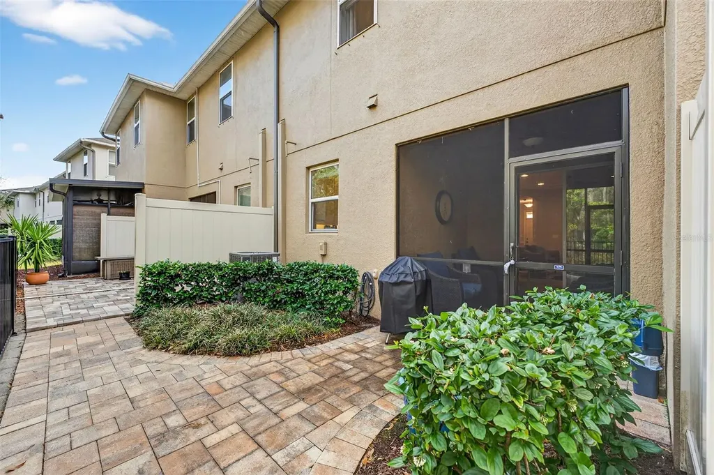 904 Vineyard Lane Oldsmar FL 34677