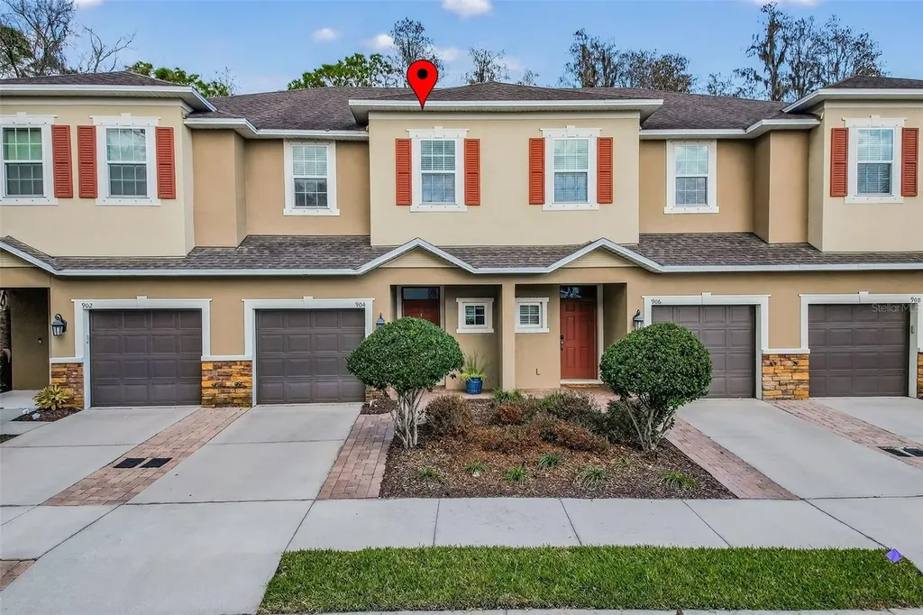 904 Vineyard Lane Oldsmar FL 34677