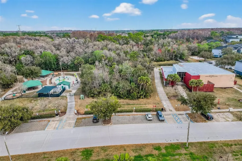 904 Vineyard Lane Oldsmar FL 34677