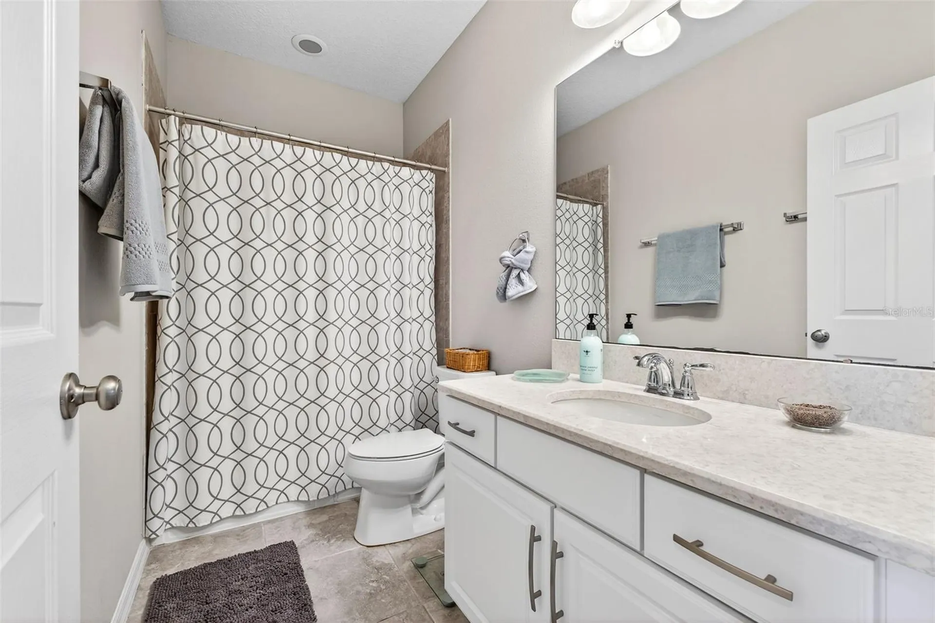 904 Vineyard Lane Oldsmar FL 34677