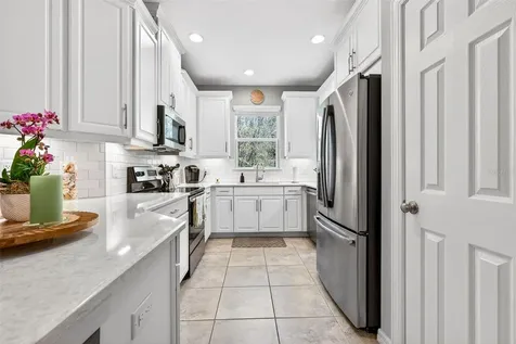 904 Vineyard Lane Oldsmar FL 34677