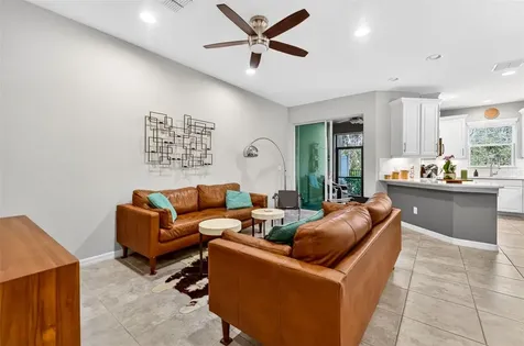 904 Vineyard Lane Oldsmar FL 34677
