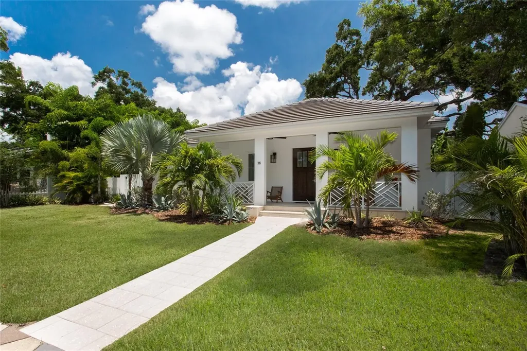335 16th Avenue NE St Petersburg FL 33704