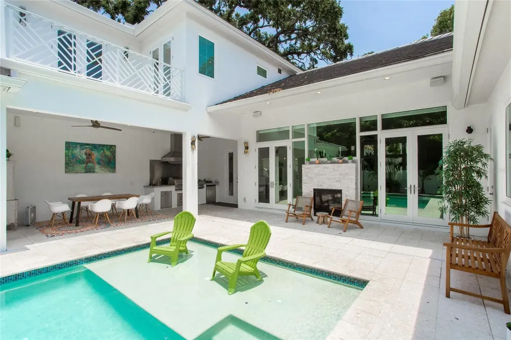335 16th Avenue NE St Petersburg FL 33704