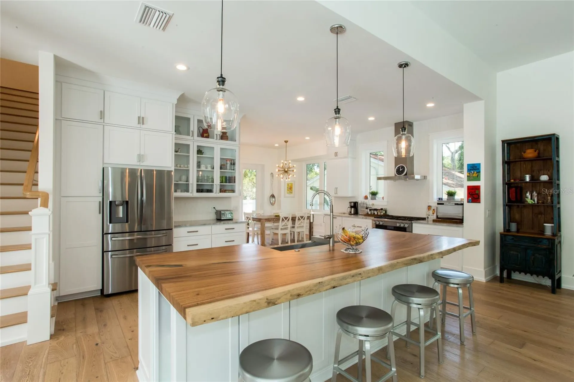 335 16th Avenue NE St Petersburg FL 33704