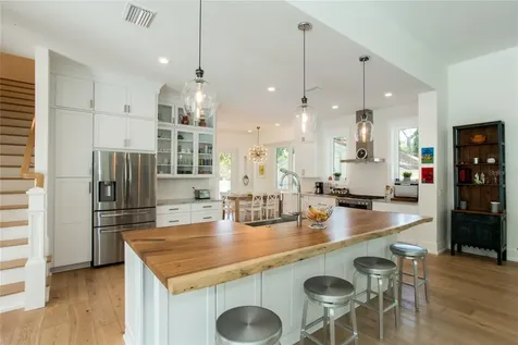 335 16th Avenue NE St Petersburg FL 33704