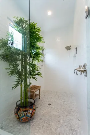 335 16th Avenue NE St Petersburg FL 33704
