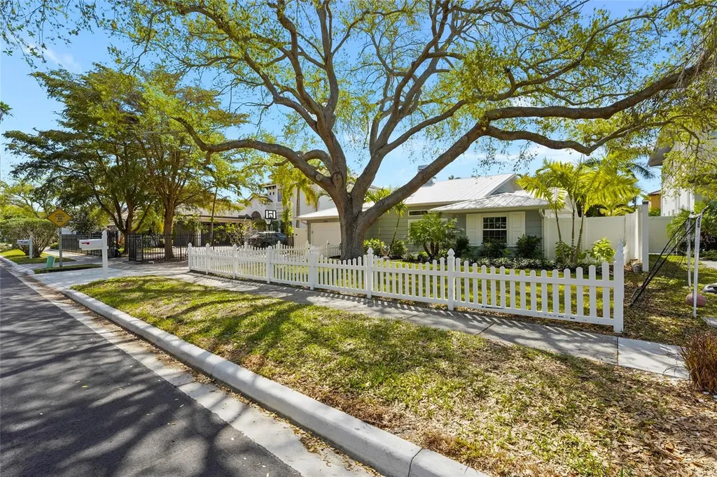1920 Wisteria Street Sarasota FL 34239