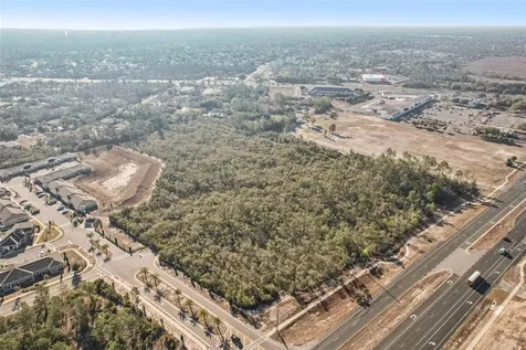 6414 Commercial Way Weeki Wachee FL 34613
