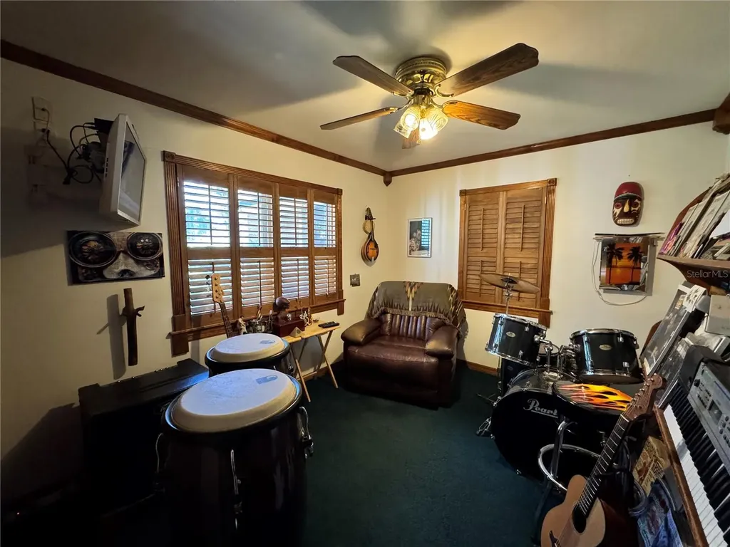 8716 N Temple Avenue Tampa FL 33617