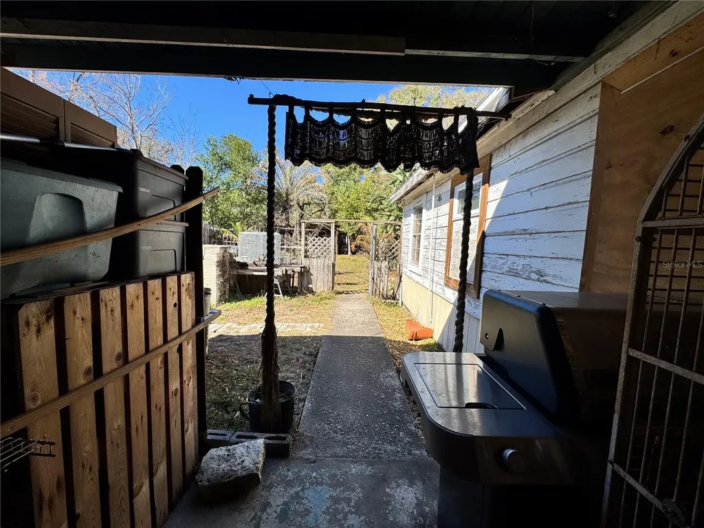 8716 N Temple Avenue Tampa FL 33617
