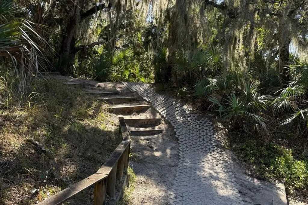 1305 Pemberton Trail Malabar FL 32950