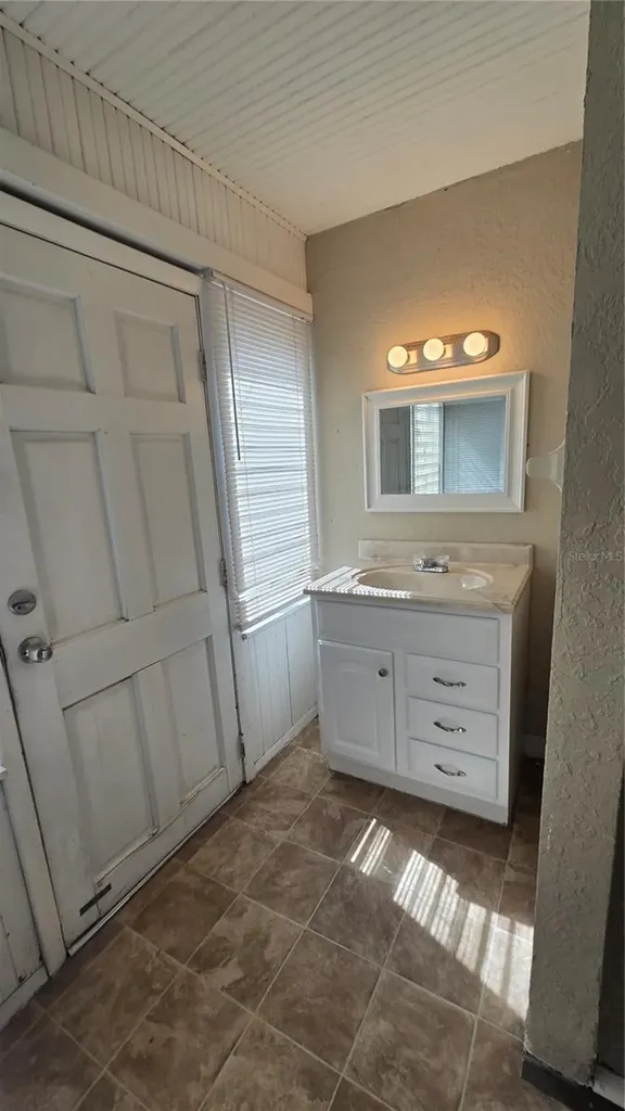 3940 Burlington Avenue N St Petersburg FL 33713